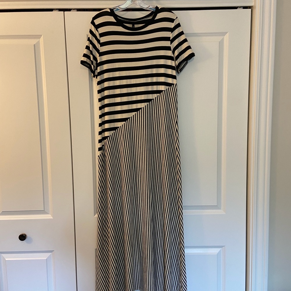 Who What Wear - Medium - t-shirt maxi dress